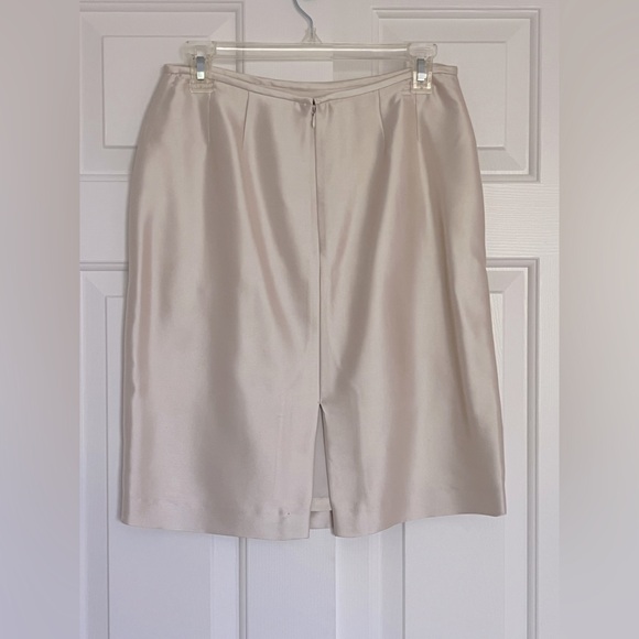 Tahari Arthur S. Levine Champagne Suit, Skirt & Jacket, size 6 Petite, worn 4x - Picture 5 of 6